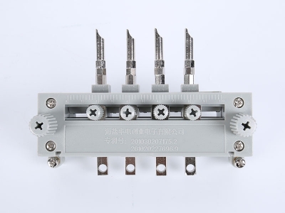 HH101B單相PC下出線(xiàn)表座（4滑塊-105、125MM-孔距，-M8-螺桿）