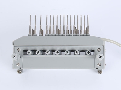 HH302三相國網(wǎng)背出線(xiàn)表座帶輔助端子（165MM-孔距，M8-螺桿）